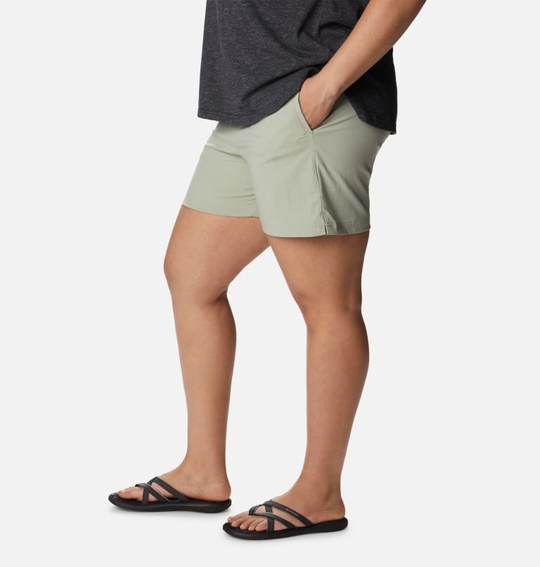 Women's Columbia On The Go Shorts Olive | Plus Size CA-O85L3